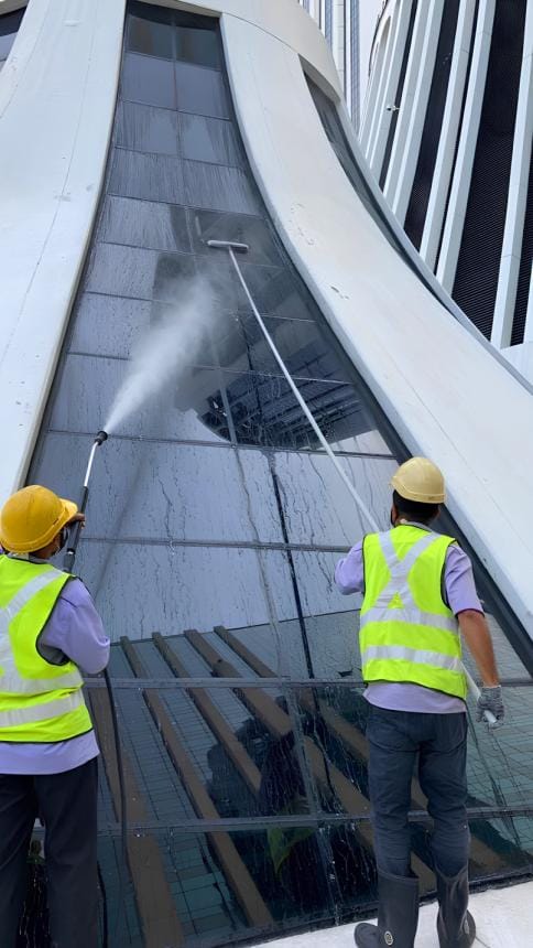 High-rise facade cleaning